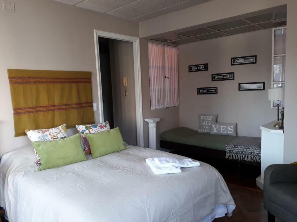 Dpto. Av. Corrientes Al 700-Centro Appartement Buenos Aires Buitenkant foto